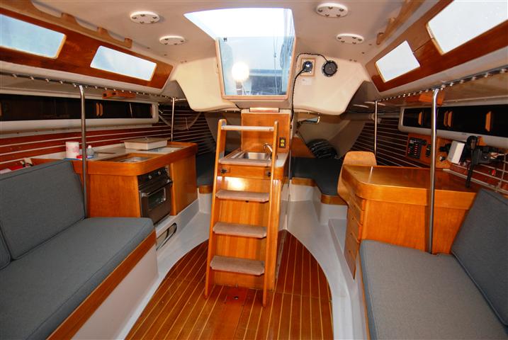 Sold Boat: 1985 Express 37 “Re-Quest” Expedition Yacht 